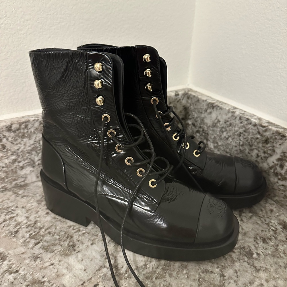 CHANEL “Lace Up” combat boots 37.5
